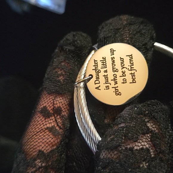 PINK BOX NWT QUOTED  ADJUSTABLE BANGLE - Picture 3 of 3